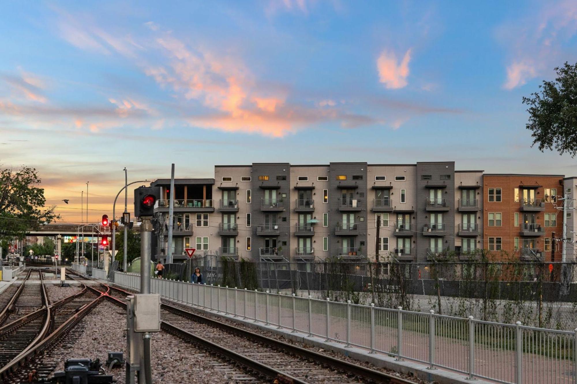 Placemakr Downtown Остин Экстерьер фото
